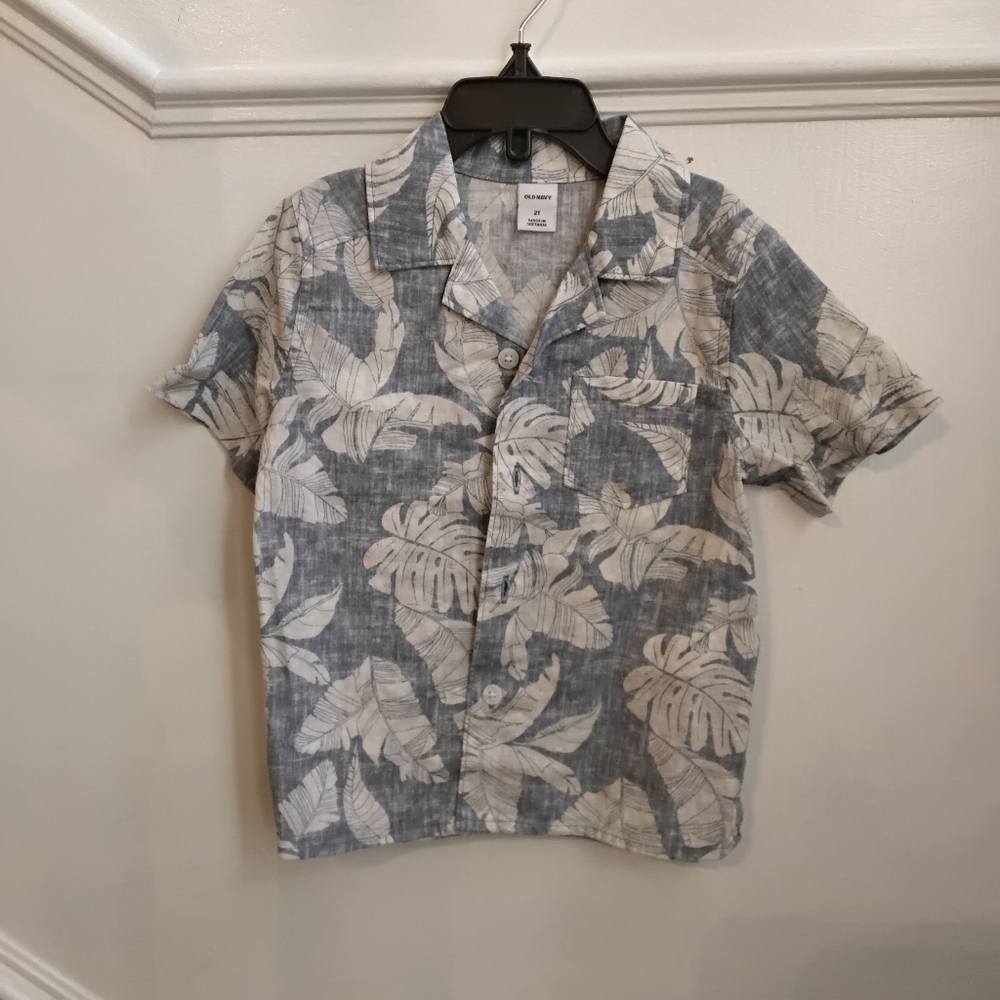 Old Navy Boys’ 2T Short Sleeve Tropical Button-Down Shirt